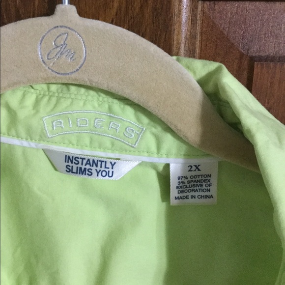 Pale lime green, princess seams - Picture 2 of 3